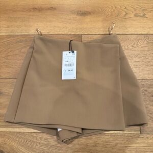 ✨NWT✨ Zara Asymmetric Tan Skort